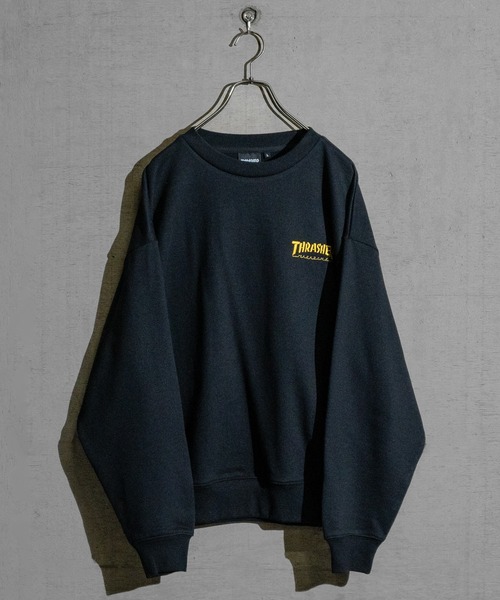 【at】〔THRASHER/スラッシャー〕アソートパターンロゴ プリント＆刺繍 クルーネックスウェット（スウェット）｜THRASHER（スラッシャー）