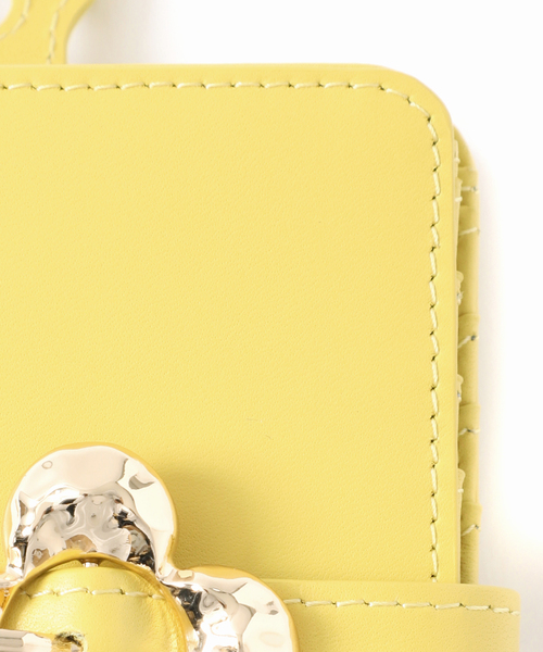 Spick & Span（スピックアンドスパン）の「《WEB限定》HASHIBAMI / ハシバミ FLOWERバックル ウォレット（財布・レディース・イエロー/ブラウン/ベージュ系その他・FREE）」の4枚目の写真