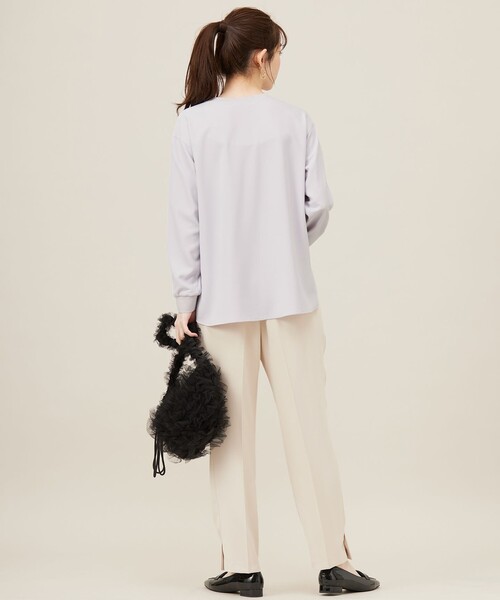 ANY SIS(エニィスィス)の「【洗える】2wayストレッチジョーゼットロゴ ロンT(Tシャツ/カットソー・レディース・ホワイト系1/ホワイト系/ライラック系1/ライラック系・2)」の15枚目の写真