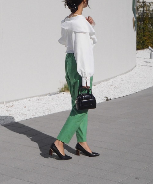 minia（ミニア）の「プレミアムゴールドヒールパンプス（パンプス・レディース・ブラック/ベージュ系1/ブラック系1/グレー系1/ベージュ系2/ネイビー系1/グレー系2・22.0cm/22.5cm/23.0cm/23.5cm/24.0cm/24.5cm/25.0cm/25.5cm/26.0cm）」の9枚目の写真