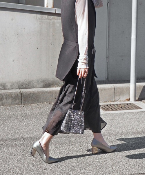 minia（ミニア）の「プレミアムゴールドヒールパンプス（パンプス・レディース・ブラック/ベージュ系1/ブラック系1/グレー系1/ベージュ系2/ネイビー系1/グレー系2・22.0cm/22.5cm/23.0cm/23.5cm/24.0cm/24.5cm/25.0cm/25.5cm/26.0cm）」の20枚目の写真