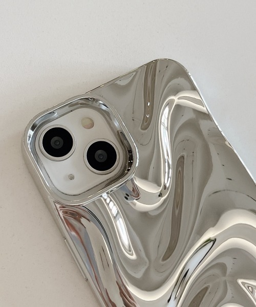 Fun & Daily(ファンアンドデイリー)の「Silver Wave iPhone Case 14 15 16 17 Pro ProMax(スマホケース/カバー・レディース・シルバー/シルバー系その他・iPhone 15/iPhone 15 Pro/iPhone 15 Pro Max/iPhone 16/iPhone 16 Pro/iPhone 16 Pro Max/iPhone 14 Pro Max/iPhone 14 Pro/iPhone 14/iPhone 17/iPhone 17 Pro/iPhone 17 Pro Max)」の6枚目の写真