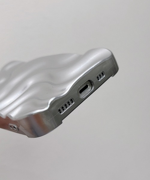 Fun & Daily(ファンアンドデイリー)の「Silver Wave iPhone Case 14 15 16 17 Pro ProMax(スマホケース/カバー・レディース・シルバー/シルバー系その他・iPhone 15/iPhone 15 Pro/iPhone 15 Pro Max/iPhone 16/iPhone 16 Pro/iPhone 16 Pro Max/iPhone 14 Pro Max/iPhone 14 Pro/iPhone 14/iPhone 17/iPhone 17 Pro/iPhone 17 Pro Max)」の12枚目の写真