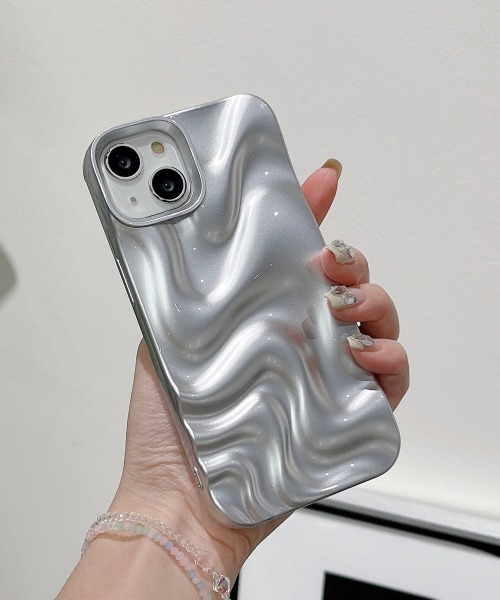 Fun & Daily(ファンアンドデイリー)の「Silver Wave iPhone Case 14 15 16 17 Pro ProMax(スマホケース/カバー・レディース・シルバー/シルバー系その他・iPhone 15/iPhone 15 Pro/iPhone 15 Pro Max/iPhone 16/iPhone 16 Pro/iPhone 16 Pro Max/iPhone 14 Pro Max/iPhone 14 Pro/iPhone 14/iPhone 17/iPhone 17 Pro/iPhone 17 Pro Max)」の15枚目の写真