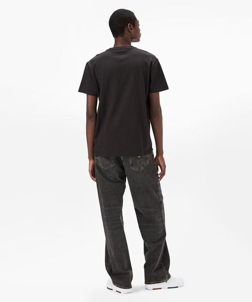 tommy jeans(トミー ジーンズ)の「レギュラーバーシティノベルティTシャツ(Tシャツ/カットソー・メンズ・ホワイト/ブラック・X-LARGE/LARGE/SMALL/MEDIUM)」の3枚目の写真