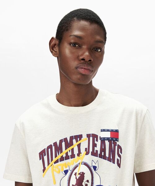 tommy jeans(トミー ジーンズ)の「レギュラーバーシティノベルティTシャツ(Tシャツ/カットソー・メンズ・ホワイト/ブラック・X-LARGE/LARGE/SMALL/MEDIUM)」の9枚目の写真