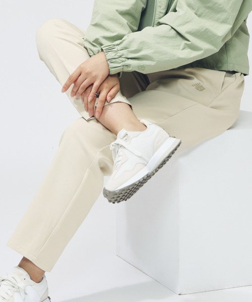 NEW BALANCE（ニューバランス）の「【別注】ニューバランス New Balance THE CITY ストレートパンツ 限定コラボ（スラックス・レディース・ベージュ/グリーン/ブルーグレー・S/M/L）」の4枚目の写真
