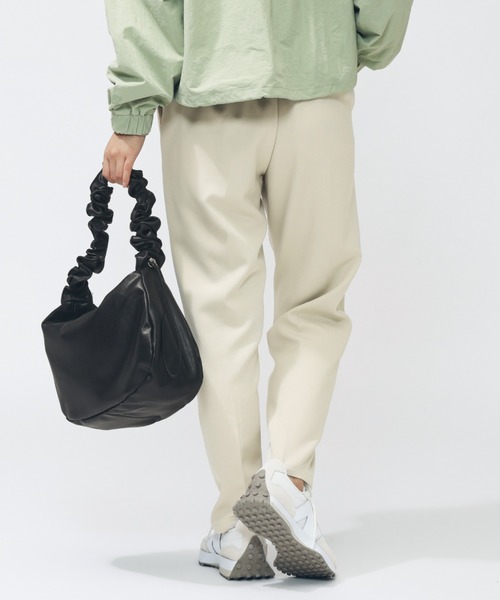 NEW BALANCE（ニューバランス）の「【別注】ニューバランス New Balance THE CITY ストレートパンツ 限定コラボ（スラックス・レディース・ベージュ/グリーン/ブルーグレー・S/M/L）」の6枚目の写真
