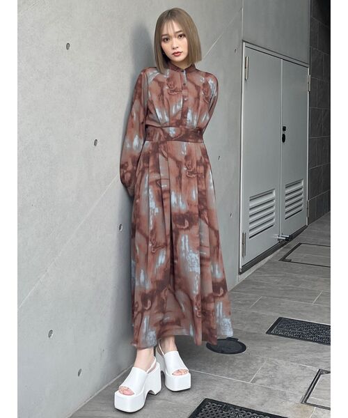 MURUA（ムルーア）の「バックルベルトサンダル（サンダル・レディース・ホワイト/ブラック/ゴールド系その他2・22.5/24.5/23.5）」の11枚目の写真