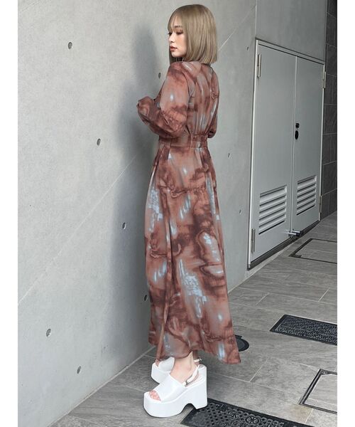 MURUA（ムルーア）の「バックルベルトサンダル（サンダル・レディース・ホワイト/ブラック/ゴールド系その他2・22.5/24.5/23.5）」の12枚目の写真