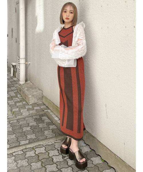 MURUA（ムルーア）の「バックルベルトサンダル（サンダル・レディース・ホワイト/ブラック/ゴールド系その他2・22.5/24.5/23.5）」の17枚目の写真