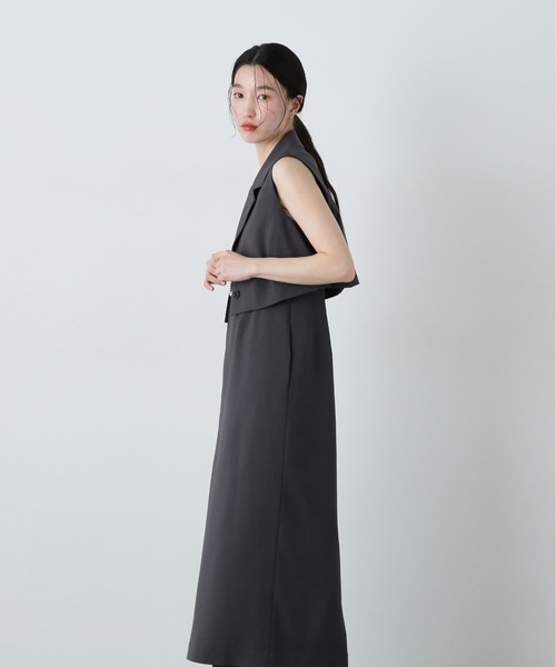 N.(N. Natural Beauty Basic)(エヌエヌナチュラルビューティーベーシック)の「テーラードジレ&キャミワンピースセット(ワンピース・レディース・チャコールグレー/ベージュ・MEDIUM/SMALL)」の4枚目の写真