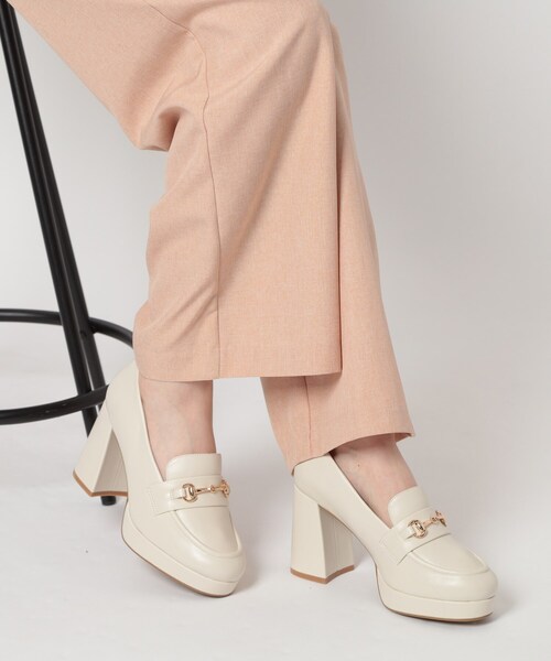 ESPERANZA(エスペランサ)の「厚底ヒールアップローファー(パンプス・レディース・チョコ/アイボリー/ブラック系1・24.0cm/23.5cm/23.0cm/22.5cm/22.0cm/24.5cm)」の2枚目の写真