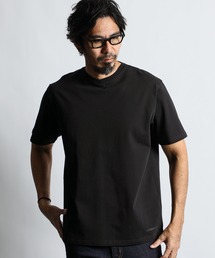The DUFFER of ST.GEORGE（ザダファーオブセントジョージ）の「SILICON BIO SHALLOW V NECK S/SL TEE：シリコンバイオ加工 シルキータッチ 浅Vネック Tシャツ（Tシャツ/カットソー）」