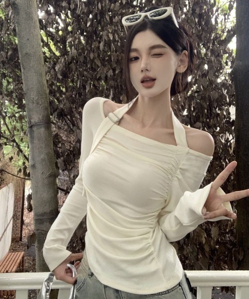 LAC-VERT(ラック・ヴェール)の「ホルターネックオフショルトップス(Tシャツ/カットソー・レディース・ホワイト/ブラック・FREE)」の12枚目の写真