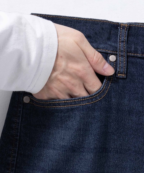 NAVY(ネイビー)の「NAVY SARARI COOLデニムストレートパンツ【冷感 ドライ ストレッチ】(デニムパンツ・メンズ・ワンウォッシュ/ブルー系その他・S/M/L/XL/XXL)」の19枚目の写真