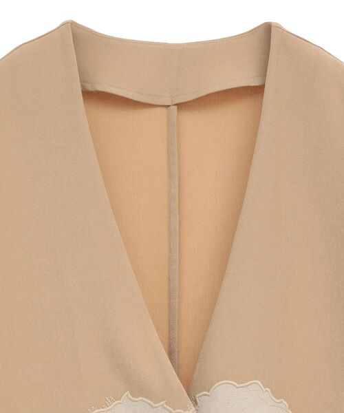 CRAFT STANDARD BOUTIQUE（クラフトスタンダードブティック）の「刺繍カラーレスジャケット（テーラードジャケット・レディース・ダークグレー/ベージュ・FREE）」の17枚目の写真