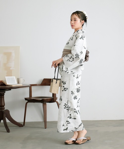 kimonomachi（キモノマチ）の「レディース セパレート浴衣 2点セット 浴衣　簡単　（二部式浴衣＋しわ兵児帯) Fサイズ　「糸菊に菊花紋・向日葵・雪輪に花の丸・秋草に虫かご」　KIMONOMACHI オリジナル（浴衣・レディース・ブラック/ブルーグレー/グレイッシュブルー/ネイビー/イエロー/ライトグレー/ブルーパープル/コーラルピンク・FREE）」の21枚目の写真