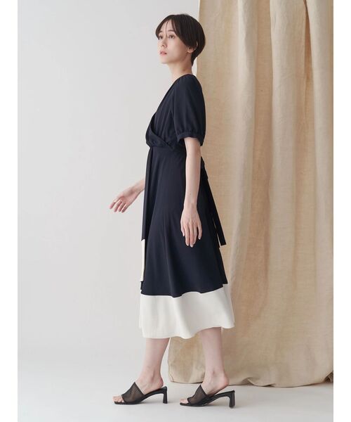 新品✨ファンネル　カシュクールワンピース　バイカラー　ベルト付き　フレア セール】バイカラーカシュクールクロスベルトワンピース