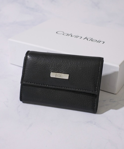 Calvin Klein(カルバン・クライン)の「【Calvin Klein/カルバンクライン】Key Case / ワンポイント レザーキーケース(キーケース/キーアクセサリー・メンズ・ブラック系1/ブラック系2・FREE)」の1枚目の写真