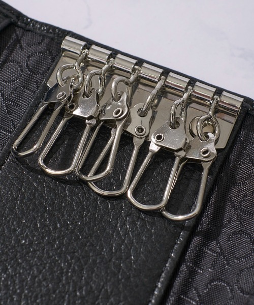 Calvin Klein(カルバン・クライン)の「【Calvin Klein/カルバンクライン】Key Case / ワンポイント レザーキーケース(キーケース/キーアクセサリー・メンズ・ブラック系1/ブラック系2・FREE)」の6枚目の写真