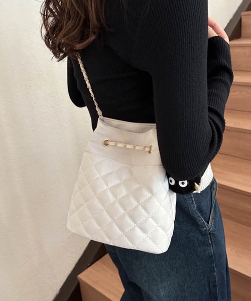 Jasmine Grandiflorum(ジャスミングランディフローラム)の「【Jasmine】2WAYキルティング巾着バッグ(ショルダーバッグ・レディース・ホワイト/ピンク/ミント/ブラック・FREE)」の12枚目の写真