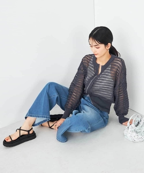 a.v.v(アーヴェヴェ)の「ダブルジップメッシュニットブルゾン(カーディガン/ボレロ・レディース・アイボリー/チャコールグレー・36/38/40)」の21枚目の写真