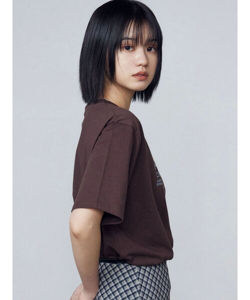 EMODA（エモダ）の「ロゴグラフィックTシャツ（Tシャツ/カットソー・レディース・グレー/ブラック/ブラウン/ホワイト・FREE）」の21枚目の写真