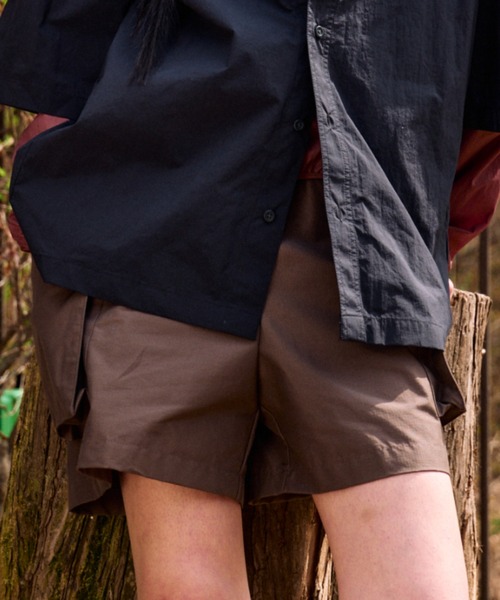 NIKE（ナイキ）の「ナイキ スポーツウェア エッセンシャル ウーブン ウィメンズ ハイウエスト 13cm カーゴ ショートパンツ / Nike Sportswear Essential Woven Women's High-Waisted 5" Cargo Shorts HM6983-004 Ironstone（カーゴパンツ・レディース・ブラウン系その他2・XS/XL/S/M/L）」の6枚目の写真