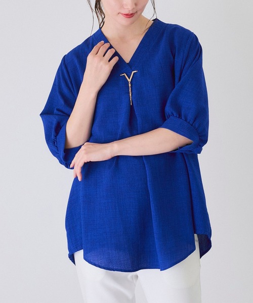 Jayro(ジャイロ)の「ゴールドパーツ付スキッパーブラウス(シャツ/ブラウス・レディース・ホワイト/オレンジ/ブラック/イエロー系その他/ブルー・FREE)」の3枚目の写真