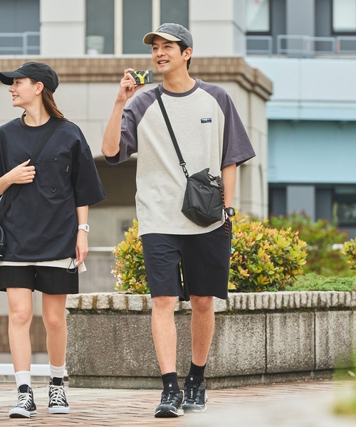 KiU（キウ）の「KiU/キウ 別注 2WAY 撥水 パデッド巾着ミニショルダーバッグ（ショルダーバッグ・レディース・ブラック/シルバー・FREE）」の19枚目の写真