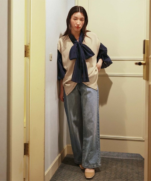 titivate(ティティベイト)の「ゴールド釦オーバーニットベスト(ベスト・レディース・ネイビー/ライトベージュ/ブラック・L/M)」の19枚目の写真