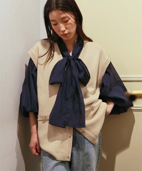 titivate(ティティベイト)の「ゴールド釦オーバーニットベスト(ベスト・レディース・ネイビー/ライトベージュ/ブラック・L/M)」の20枚目の写真