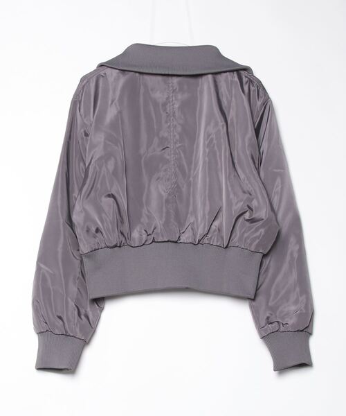 LYEON（リヨン）の「OT 胸ワンポイントハイネックブルゾン（ブルゾン・レディース・グレー・FREE）」の6枚目の写真