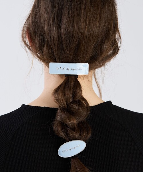 To b. by agnes b.(トゥービーバイアニエスベー)の「カラー エポキシ ヘアバレッタ(ヘアゴム・レディース・ブルー系その他・FREE)」の6枚目の写真