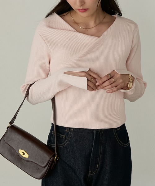 Cherir Mignon(シェリルミニョン)の「【Cherir Mignon】- Silhouette Couture -アシメヘムドレープデザインリブニットプルオーバー(ニット/セーター・レディース・チャコールグレー/ブラック/アイボリー/ピンク・M/S)」の4枚目の写真