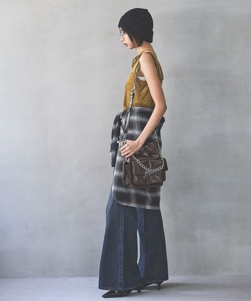 PAGEBOY（ページボーイ）の「チェーンキンチャクバッグ（ショルダーバッグ・レディース・ブラック/ダークブラウン・FREE）」の4枚目の写真