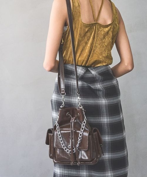 PAGEBOY（ページボーイ）の「チェーンキンチャクバッグ（ショルダーバッグ・レディース・ブラック/ダークブラウン・FREE）」の5枚目の写真