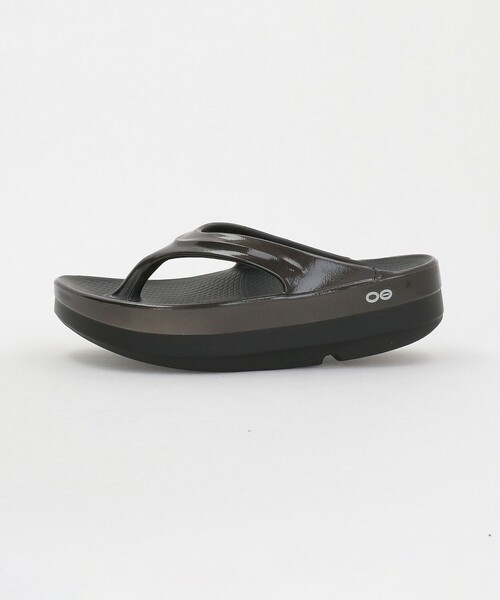 OOFOS(ウーフォス)の「<OOFOS>OOmega LUXE サンダル(サンダル・レディース・ダークブラウン/ナチュラル・8/6/7)」の7枚目の写真