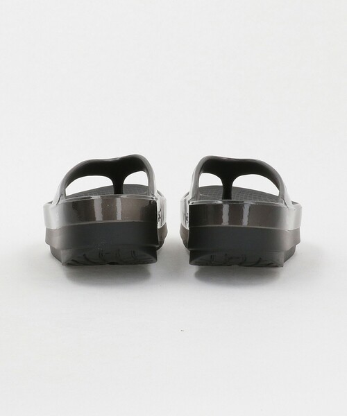 OOFOS(ウーフォス)の「<OOFOS>OOmega LUXE サンダル(サンダル・レディース・ダークブラウン/ナチュラル・8/6/7)」の11枚目の写真