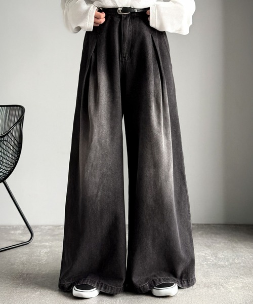 Classical Origin(クラシカルオリジン)の「変形3タックスーパーワイドデニム/Unique Three-Tuck Super Wide Denim(デニムパンツ・メンズ・その他1/ブラック・LARGE/MEDIUM/SMALL)」の1枚目の写真