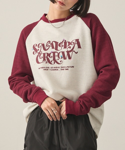 Snap club(スナップクラブ)の「【Snap club】グラフィックラインストーンワッフルラグランロンT(Tシャツ/カットソー・レディース・ホワイト系/ワイン/ブラック系/スミクロ・L/M)」の4枚目の写真
