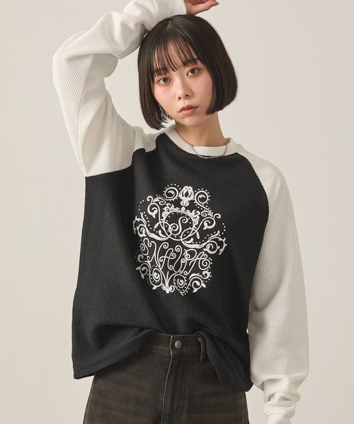 Snap club(スナップクラブ)の「【Snap club】グラフィックラインストーンワッフルラグランロンT(Tシャツ/カットソー・レディース・ホワイト系/ワイン/ブラック系/スミクロ・L/M)」の11枚目の写真