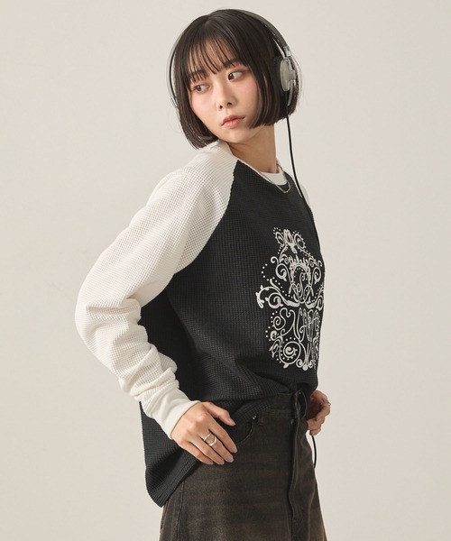 Snap club(スナップクラブ)の「【Snap club】グラフィックラインストーンワッフルラグランロンT(Tシャツ/カットソー・レディース・ホワイト系/ワイン/ブラック系/スミクロ・L/M)」の14枚目の写真