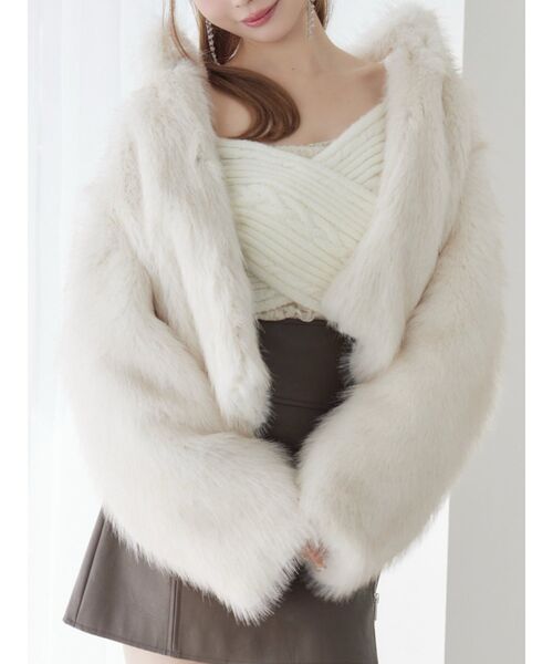 EATME（イートミー）の「スタンドカラーフェイクファーブルゾン（ブルゾン・レディース・ベージュ/オフホワイト/ブラック・FREE）」の2枚目の写真