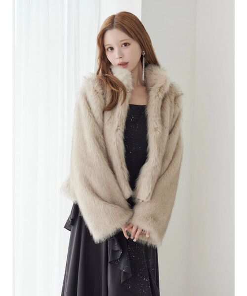 EATME（イートミー）の「スタンドカラーフェイクファーブルゾン（ブルゾン・レディース・ベージュ/オフホワイト/ブラック・FREE）」の7枚目の写真