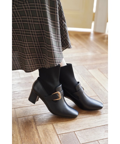 tocco closet（トッコ　クローゼット）の「ベルトデザインニットドッキングショートブーツ（ブーツ・レディース・ブラウン/ブラック/アイボリー・S/M/L）」の3枚目の写真