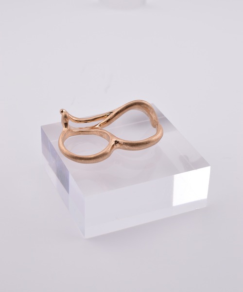 BROTHERHOOD(ブラザーフッド)の「【earyear】Curve Line Fusion Double Finger Ring(リング・レディース・シルバー/ゴールド・FREE)」の11枚目の写真