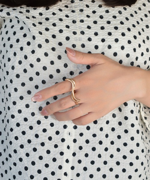 BROTHERHOOD(ブラザーフッド)の「【earyear】Curve Line Fusion Double Finger Ring(リング・レディース・シルバー/ゴールド・FREE)」の12枚目の写真