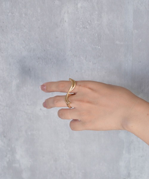 BROTHERHOOD(ブラザーフッド)の「【earyear】Curve Line Fusion Double Finger Ring(リング・レディース・シルバー/ゴールド・FREE)」の14枚目の写真